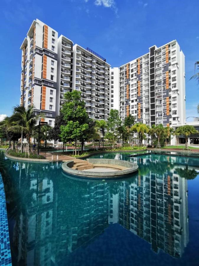 Searenitysuite At Timurbay Seafront Residence, Куантан Екстериор снимка